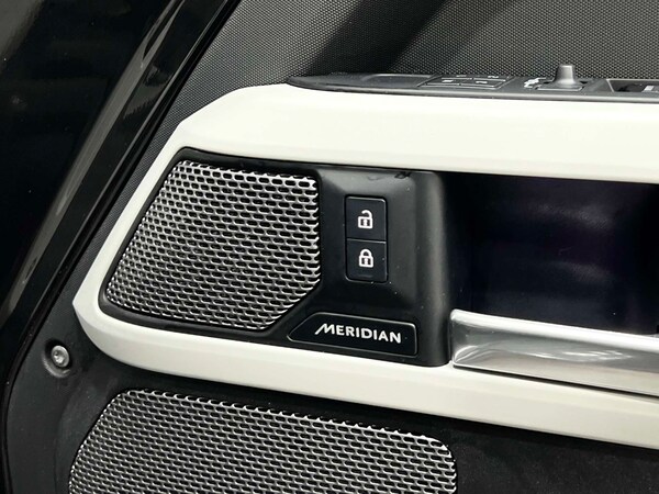 Used Land Rover Defender 2024 for sale - 76129214: Photo 38