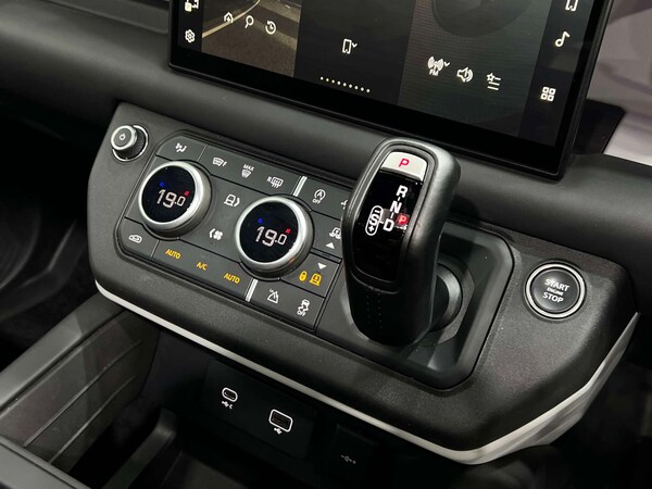 Used Land Rover Defender 2024 for sale - 76129214: Photo 48
