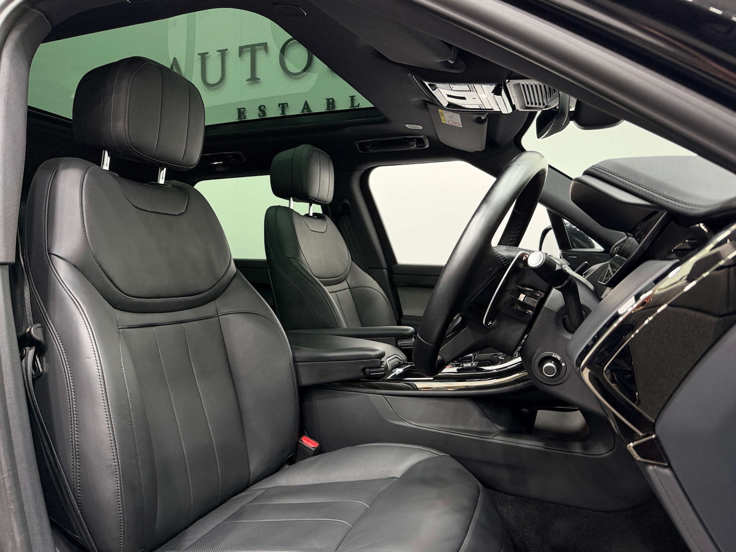 Used Land Rover Range Rover Sport 2023 for sale - 76830081: Photo 2