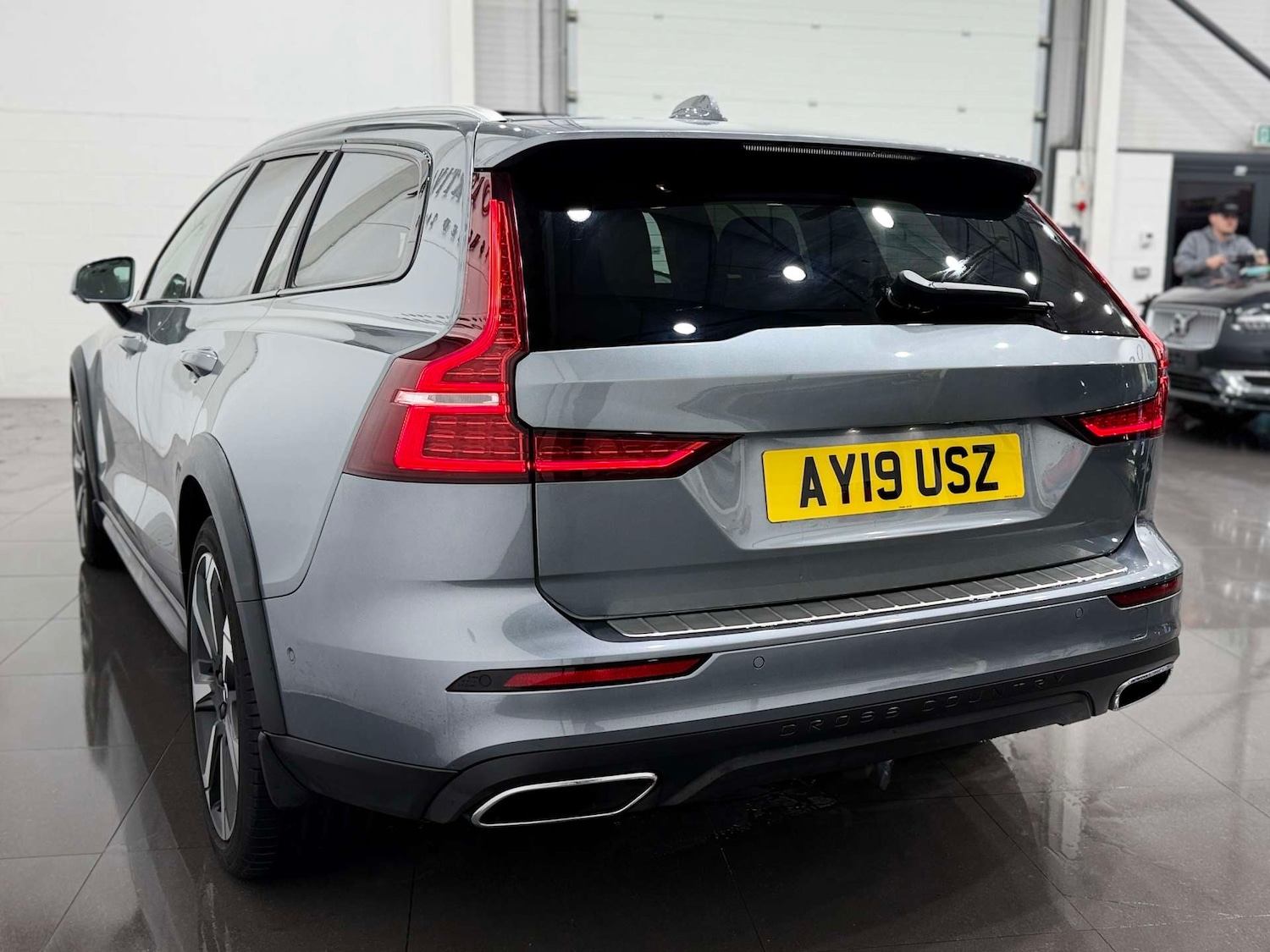 Used Volvo V60 2019 for sale - 76765002: Photo 10