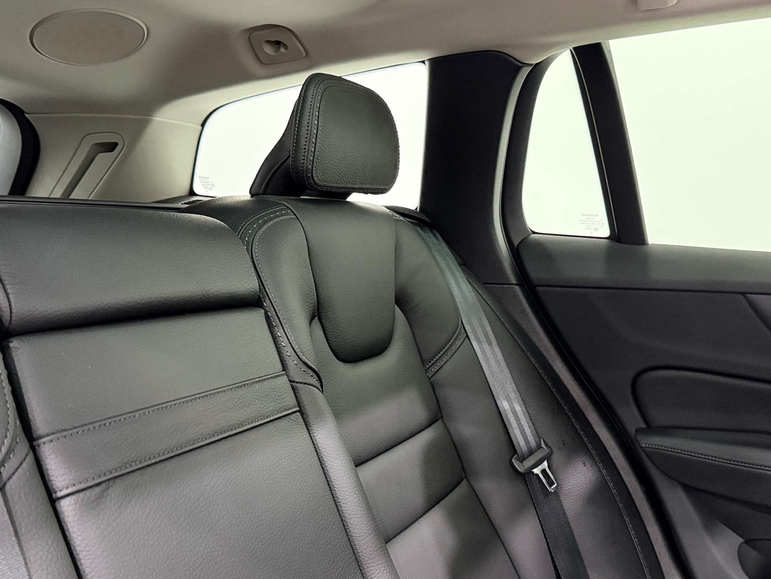 Used Volvo V60 2019 for sale - 76765002: Photo 16