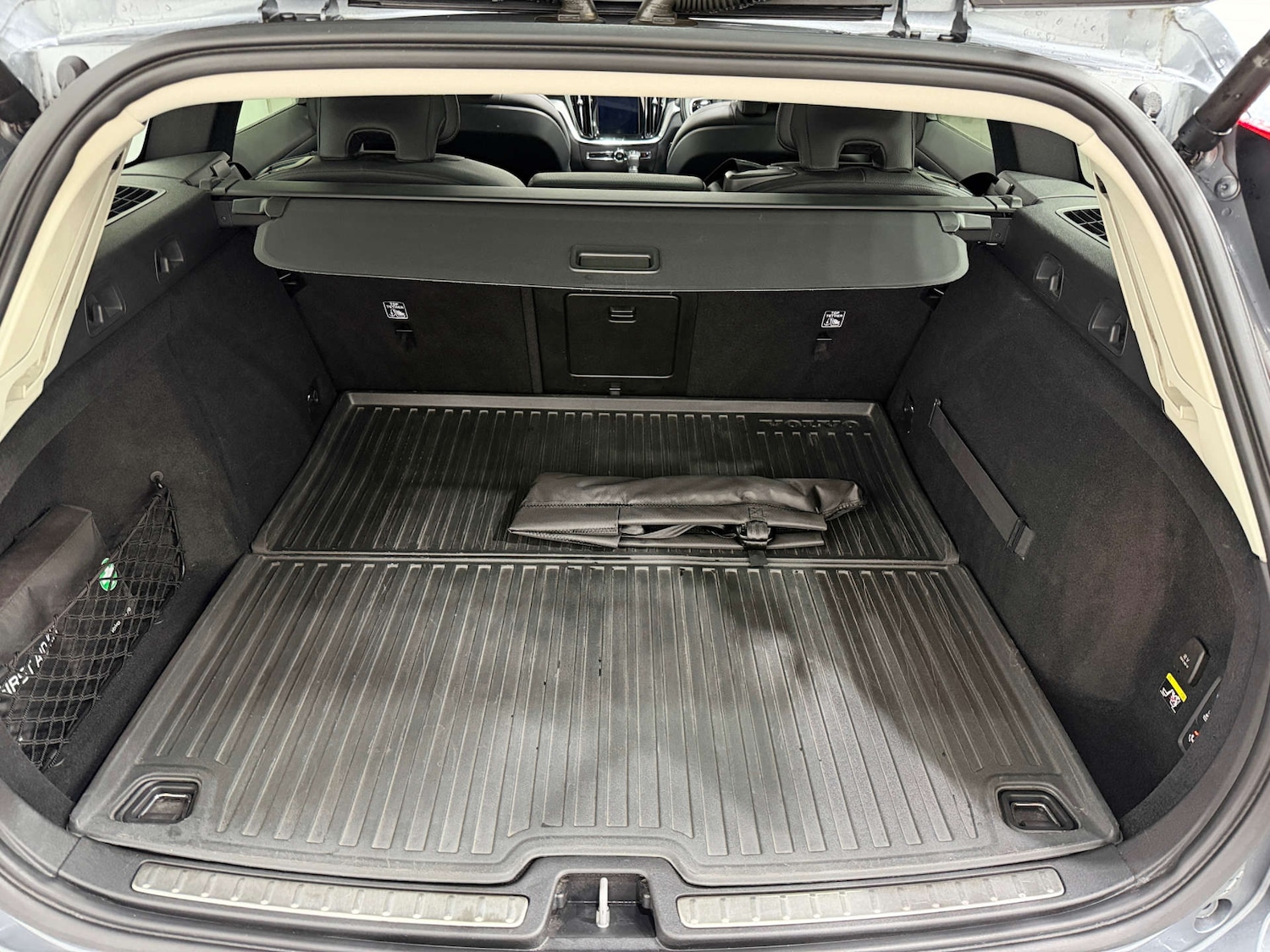 Used Volvo V60 2019 for sale - 76765002: Photo 28