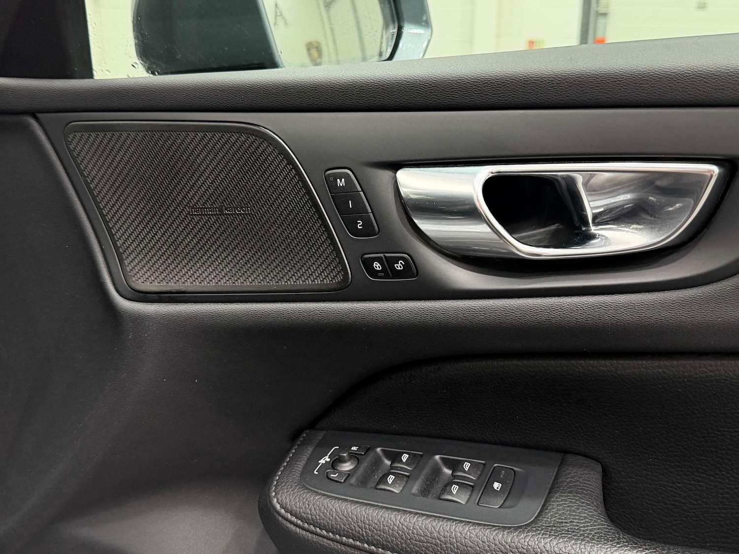 Used Volvo V60 2019 for sale - 76765002: Photo 38