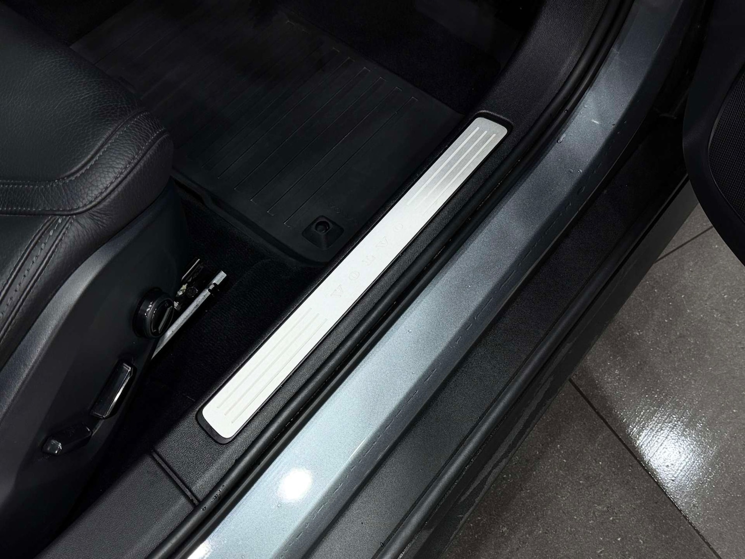 Used Volvo V60 2019 for sale - 76765002: Photo 43