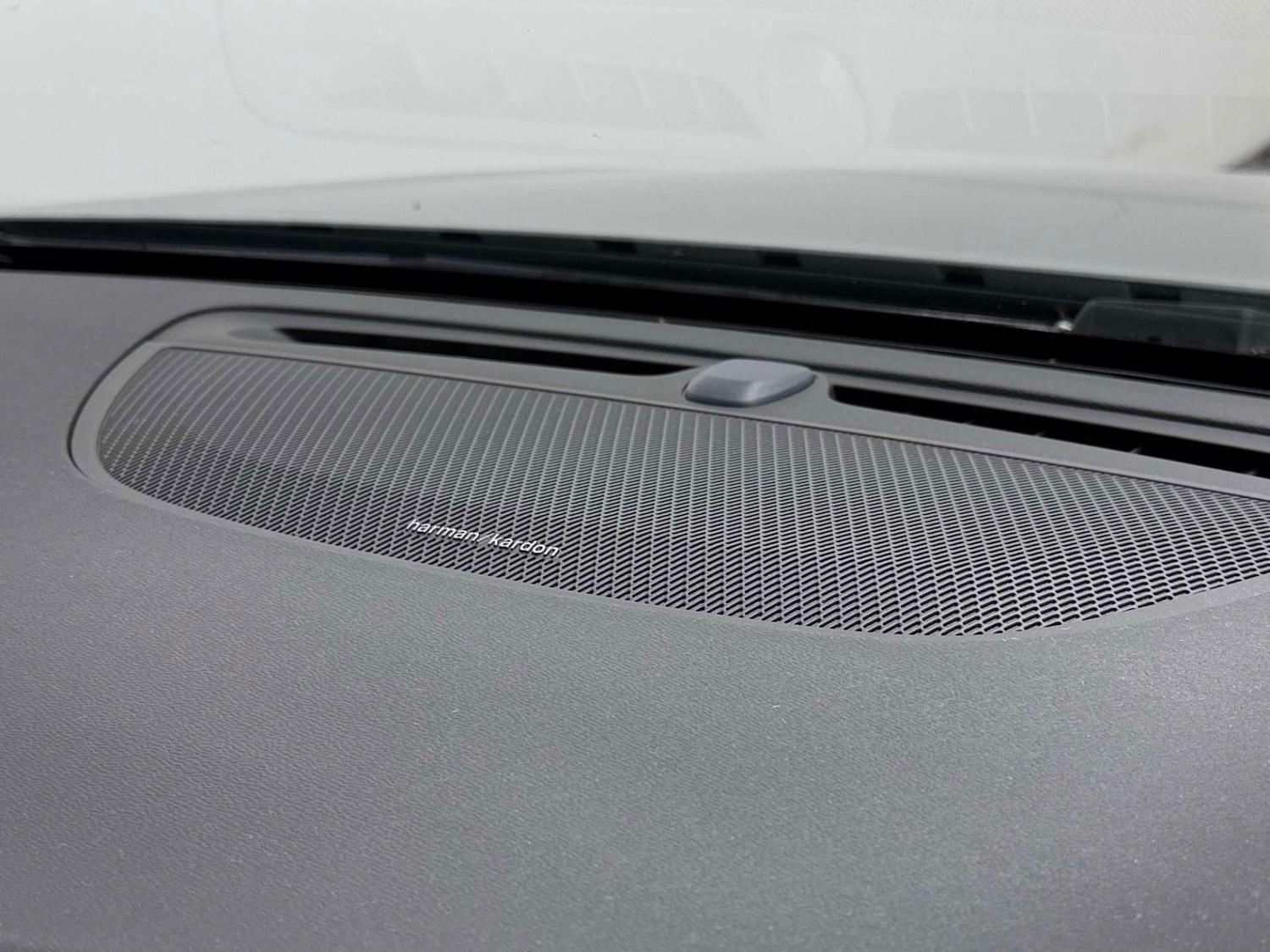 Used Volvo V60 2019 for sale - 76765002: Photo 45