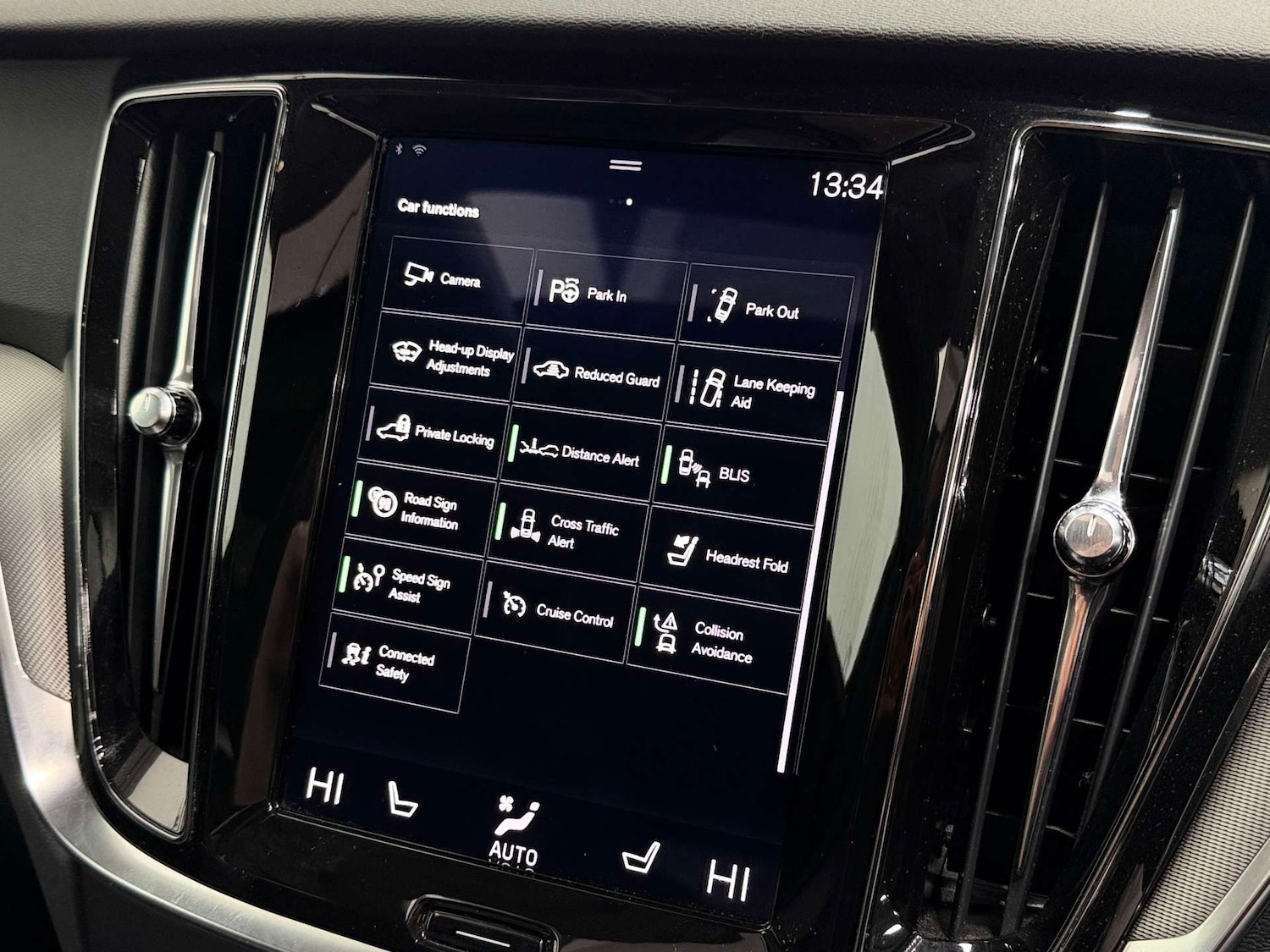 Used Volvo V60 2019 for sale - 76765002: Photo 47