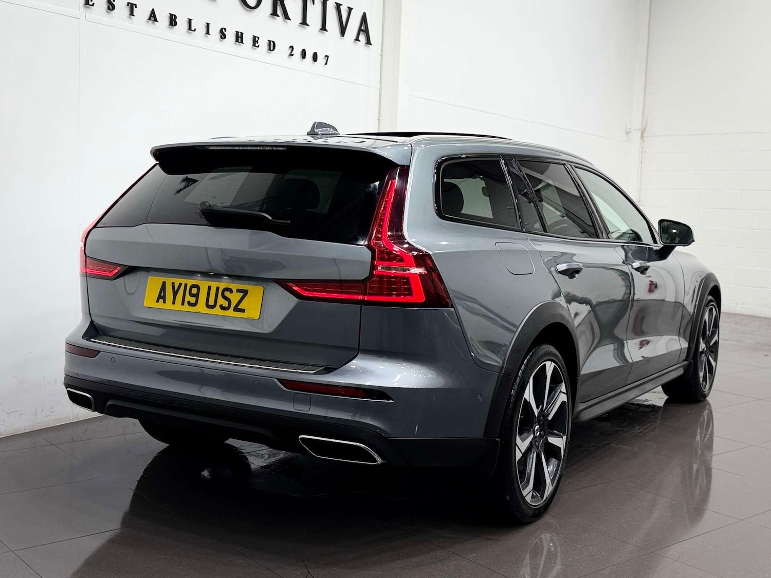 Used Volvo V60 2019 for sale - 76765002: Photo 5
