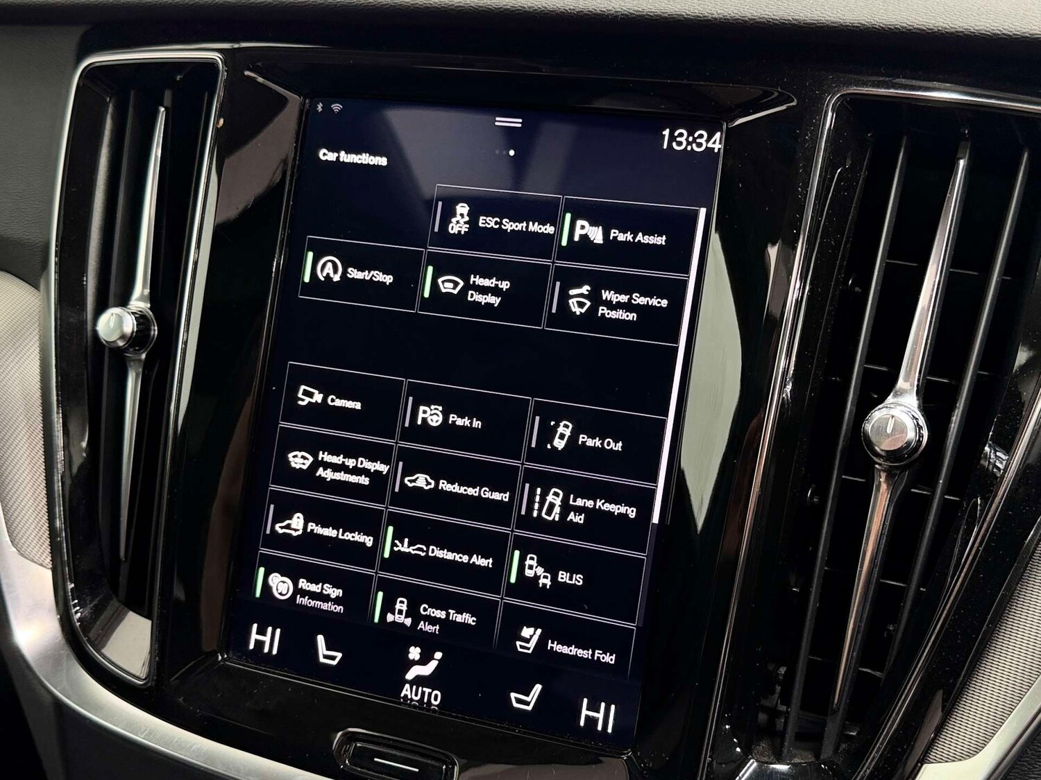 Used Volvo V60 2019 for sale - 76765002: Photo 51