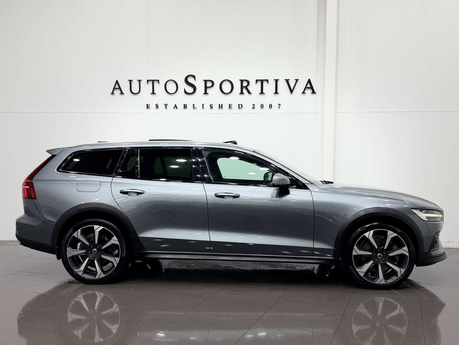 Used Volvo V60 2019 for sale - 76765002: Photo 6