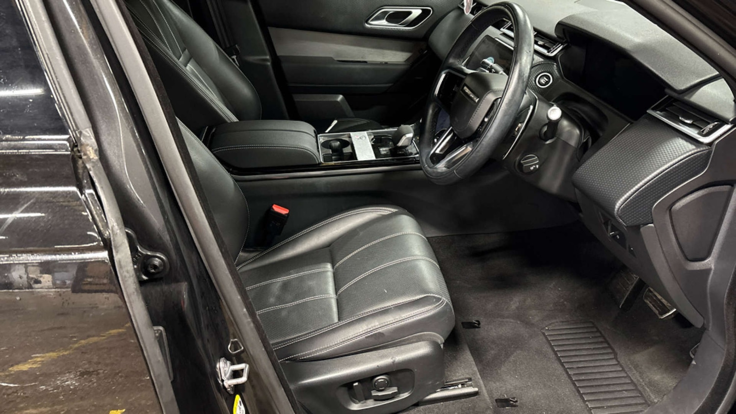 Used Land Rover Range Rover Velar 2021 for sale - 77301747: Photo 2