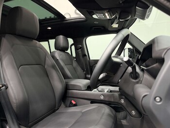 Used Land Rover Defender 2025 for sale - 77778187: Photo