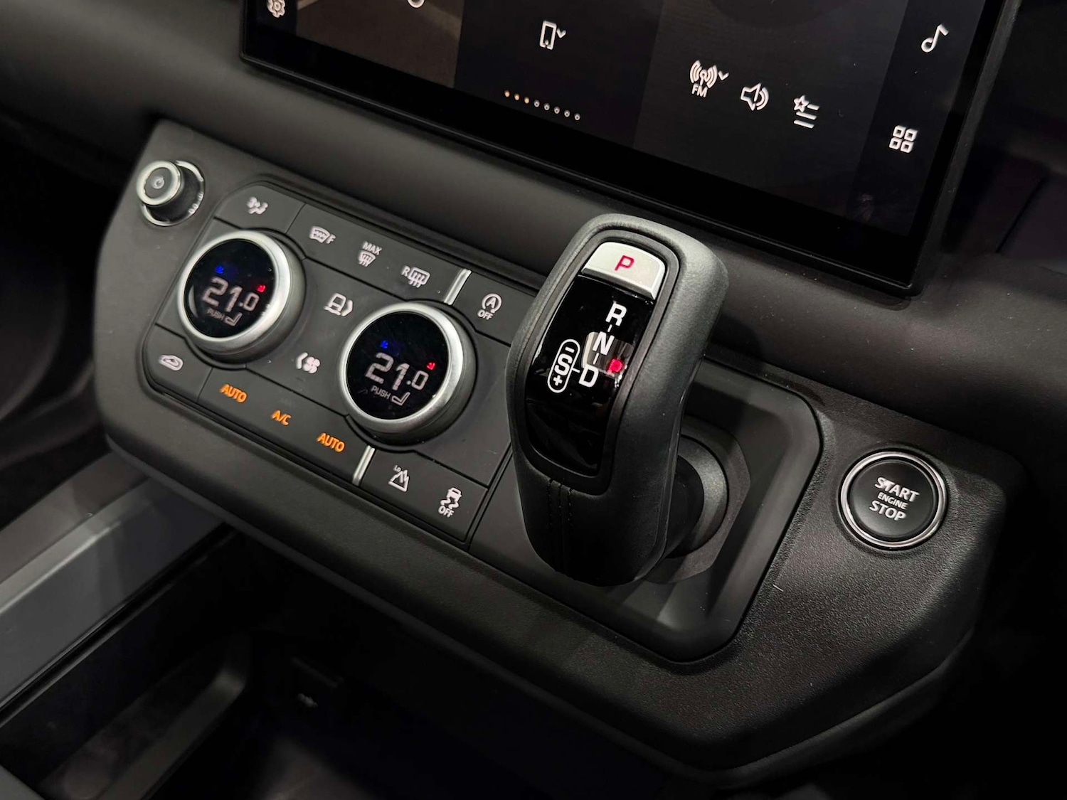 Used Land Rover Defender 2025 for sale - 77778187: Photo 30