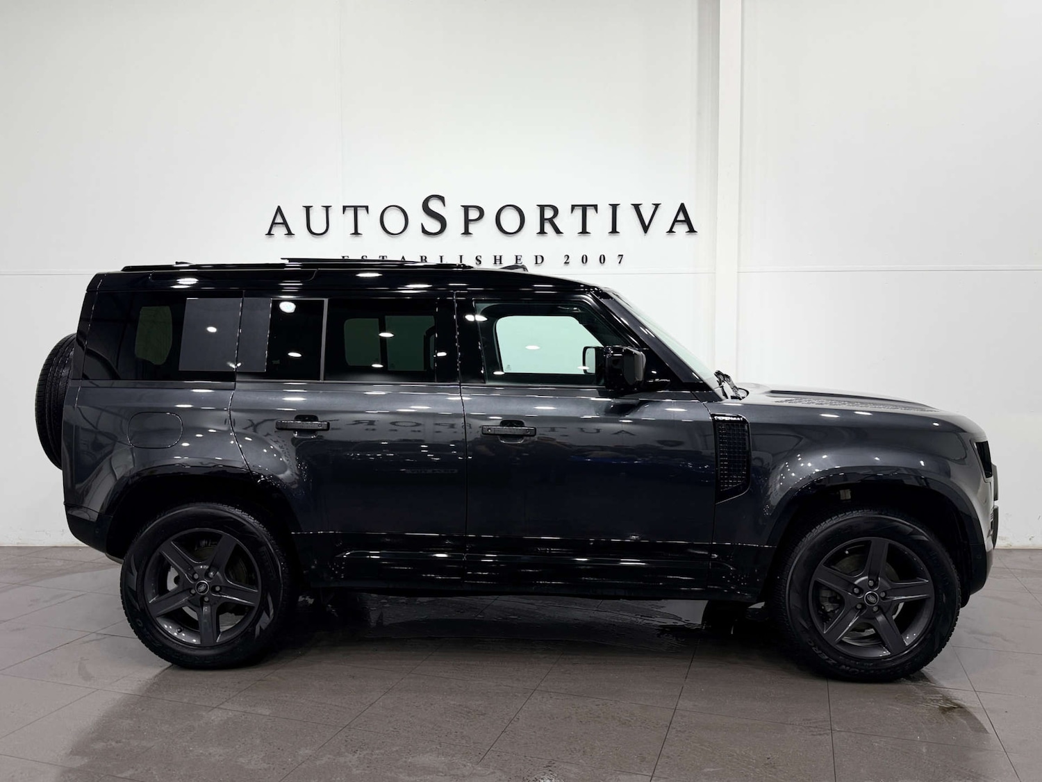 Used Land Rover Defender 2025 for sale - 77778187: Photo 4