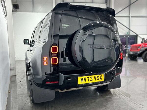 Used Land Rover Defender 2023 for sale - 76068148: Photo 11