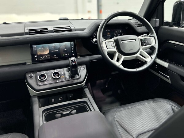 Used Land Rover Defender 2023 for sale - 76068148: Photo 22