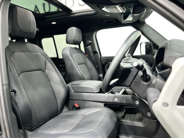 Used Land Rover Defender 2023 for sale - 76068148: Photo 2
