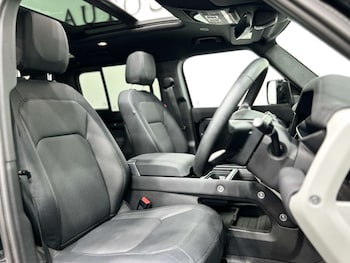 Used Land Rover Defender 2023 for sale - 76068148: Photo 2