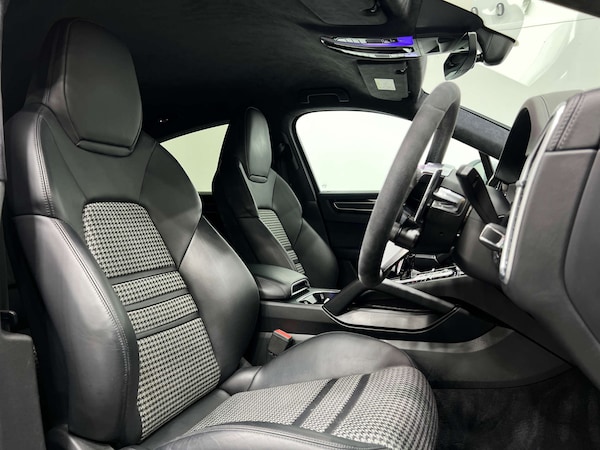 Used Porsche Cayenne 2019 for sale - 74870874: Photo 2