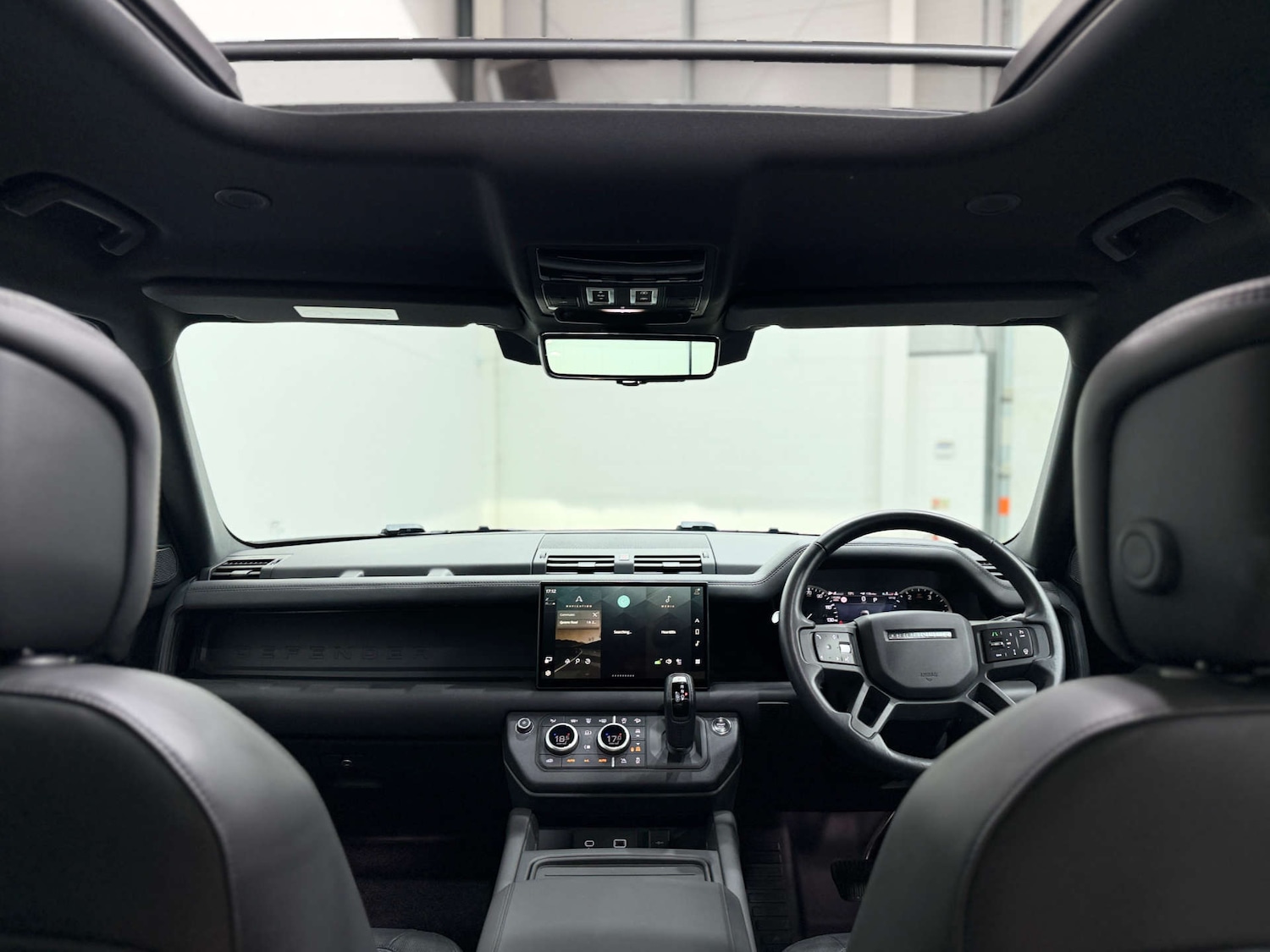 Used Land Rover Defender 2023 for sale - 77920641: Photo 22