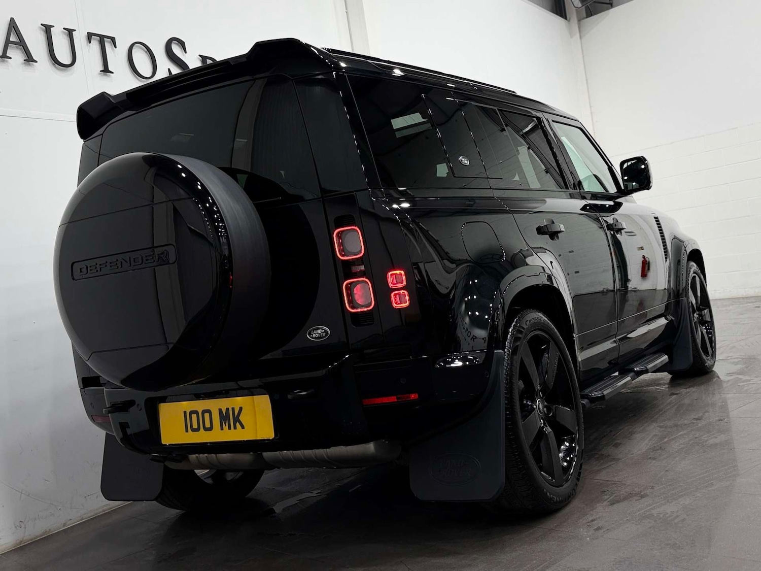 Used Land Rover Defender 2023 for sale - 77920641: Photo 28