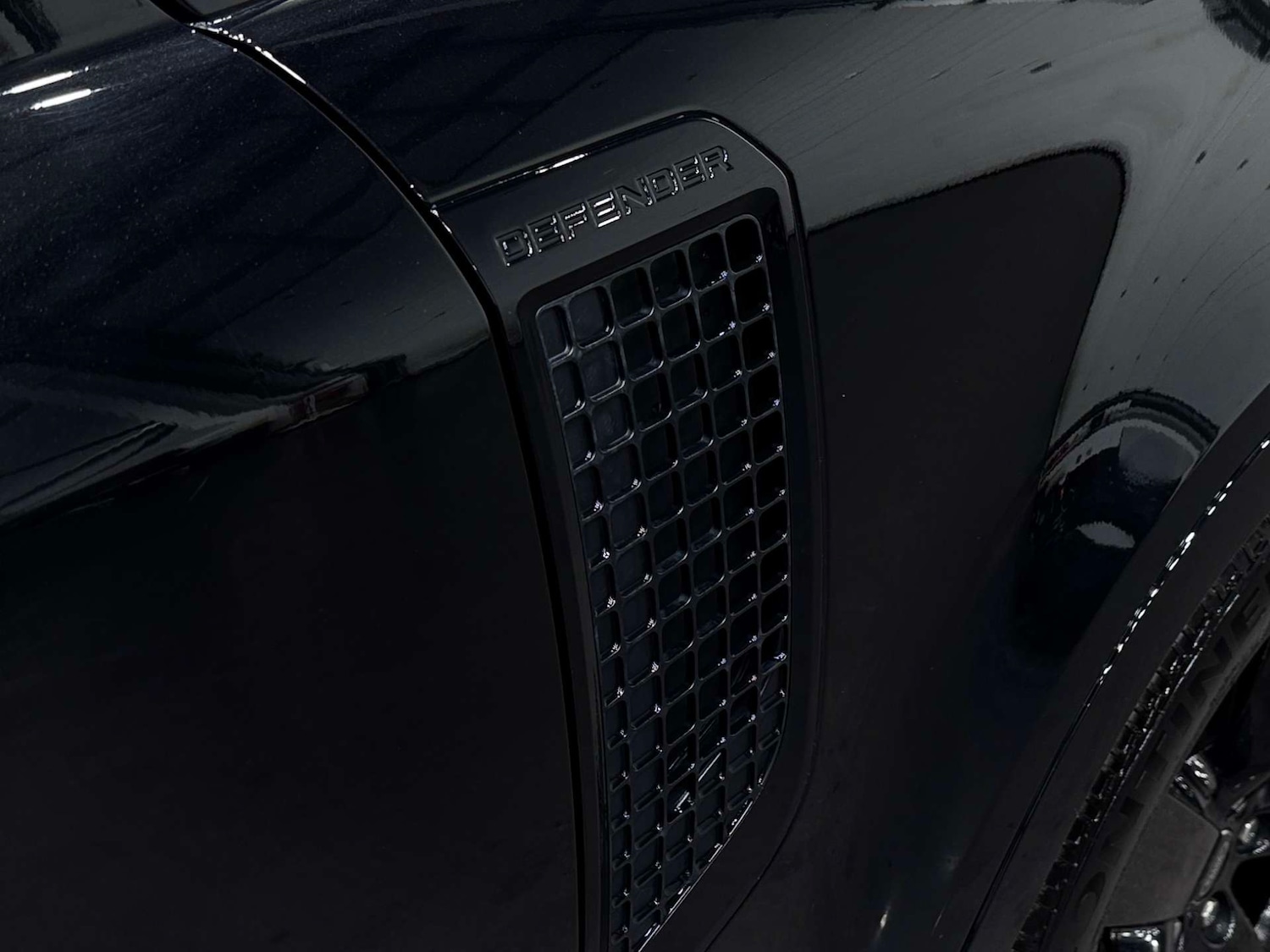 Used Land Rover Defender 2023 for sale - 77920641: Photo 33