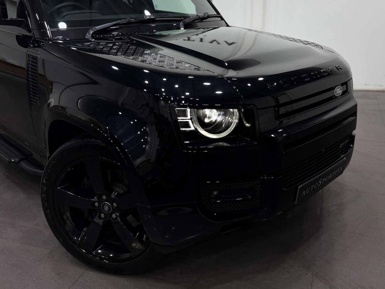 Used Land Rover Defender 2023 for sale - 77920641: Photo 34