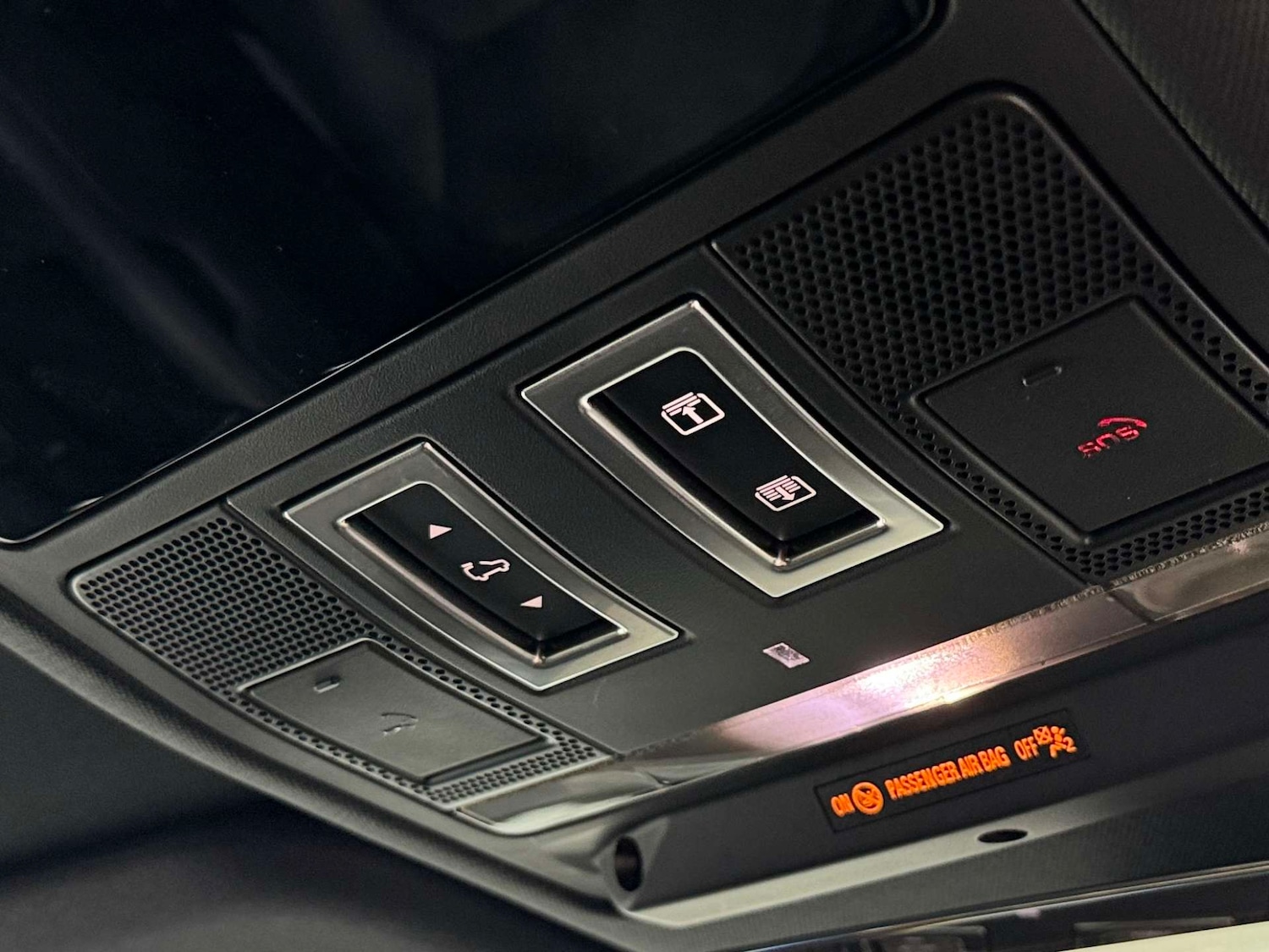 Used Land Rover Defender 2023 for sale - 77920641: Photo 36