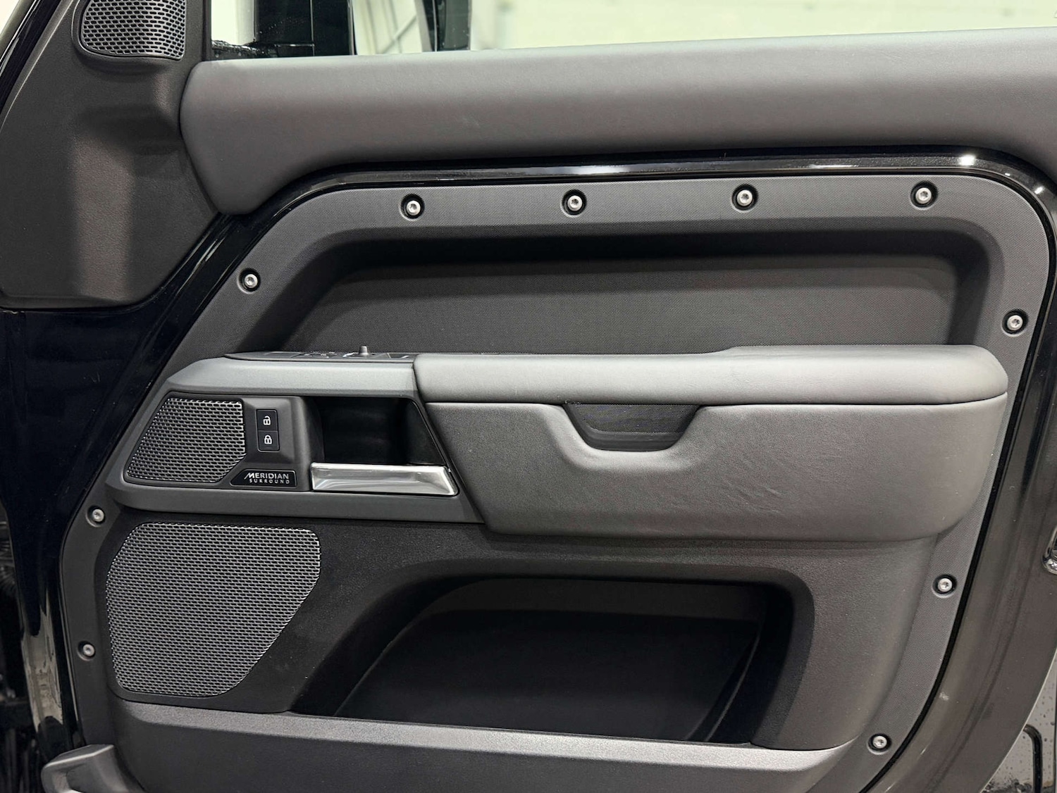 Used Land Rover Defender 2023 for sale - 77920641: Photo 39