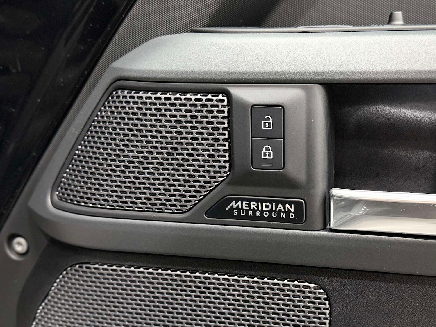 Used Land Rover Defender 2023 for sale - 77920641: Photo 40