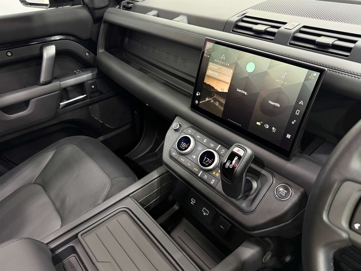 Used Land Rover Defender 2023 for sale - 77920641: Photo 44