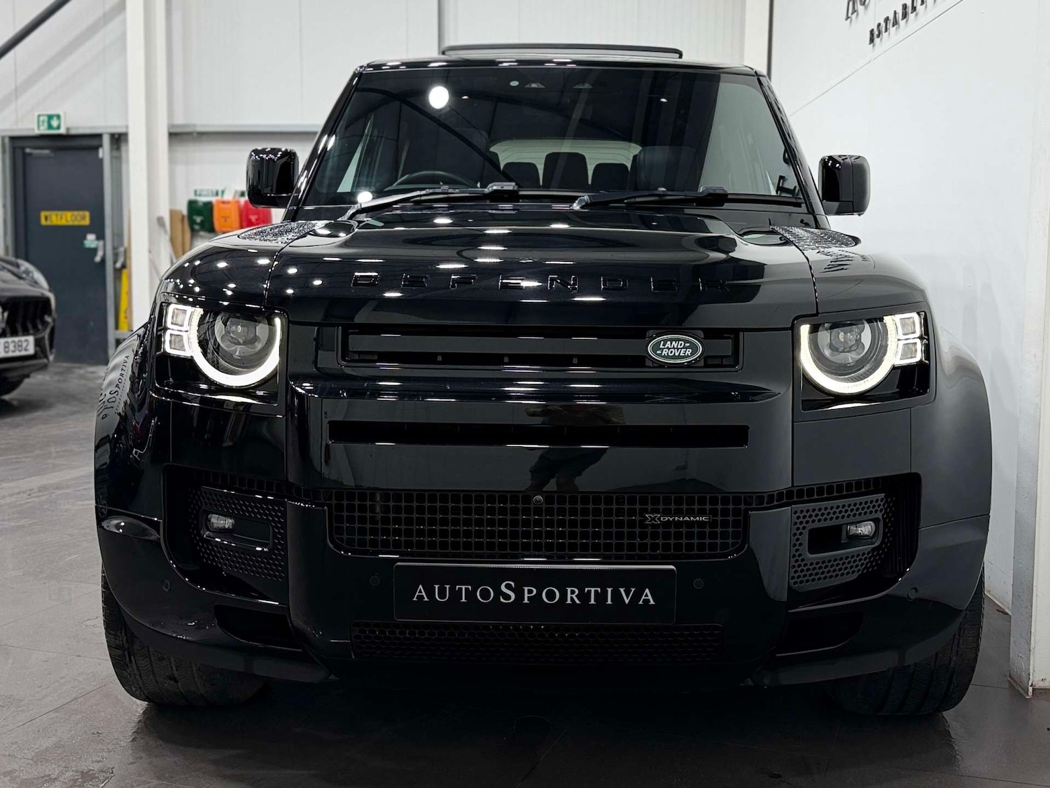 Used Land Rover Defender 2023 for sale - 77920641: Photo 9