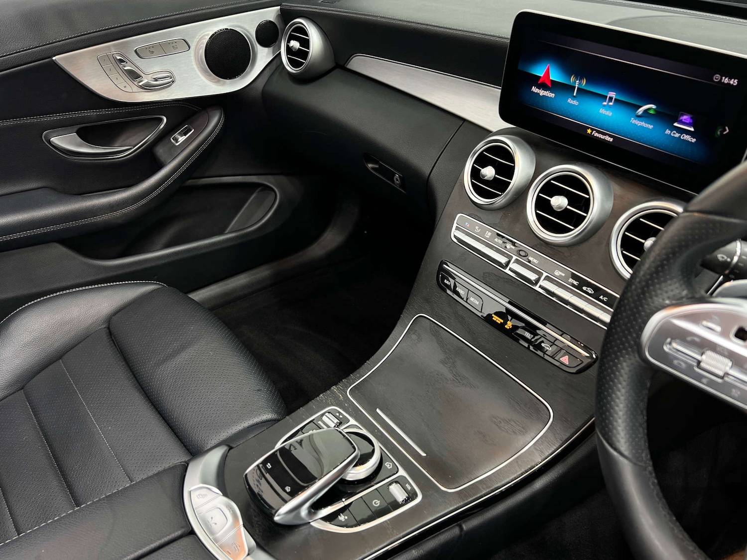 Used Mercedes-Benz C Class 2018 for sale - 76277597: Photo 40