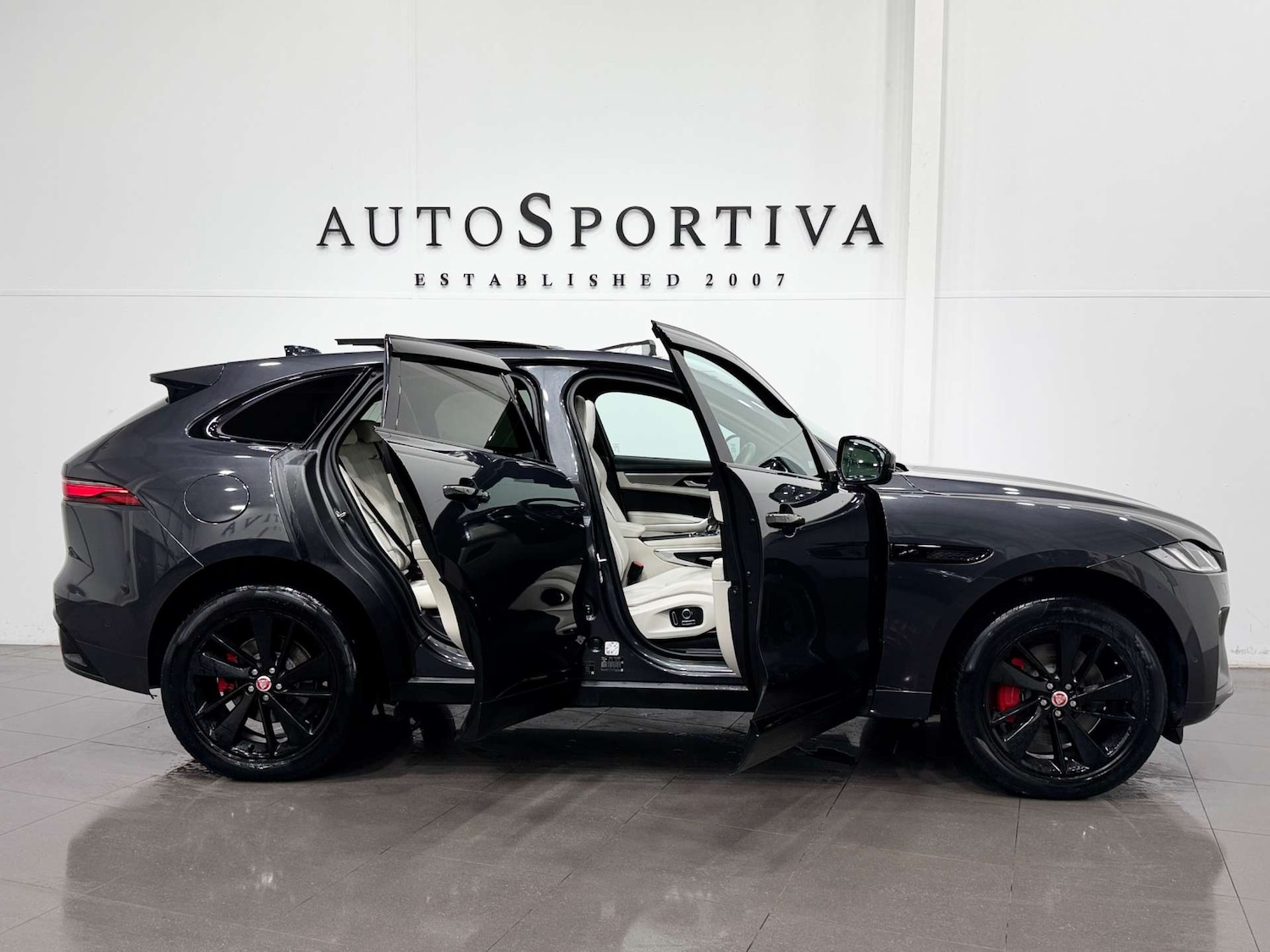 Used Jaguar F-Pace 2021 for sale - 76393377: Photo 14