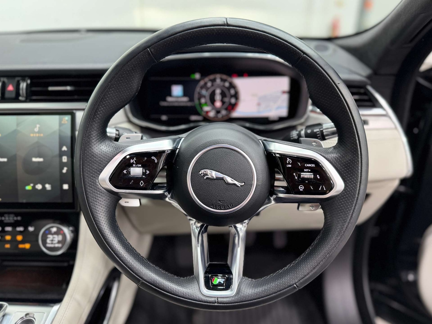 Used Jaguar F-Pace 2021 for sale - 76393377: Photo 23