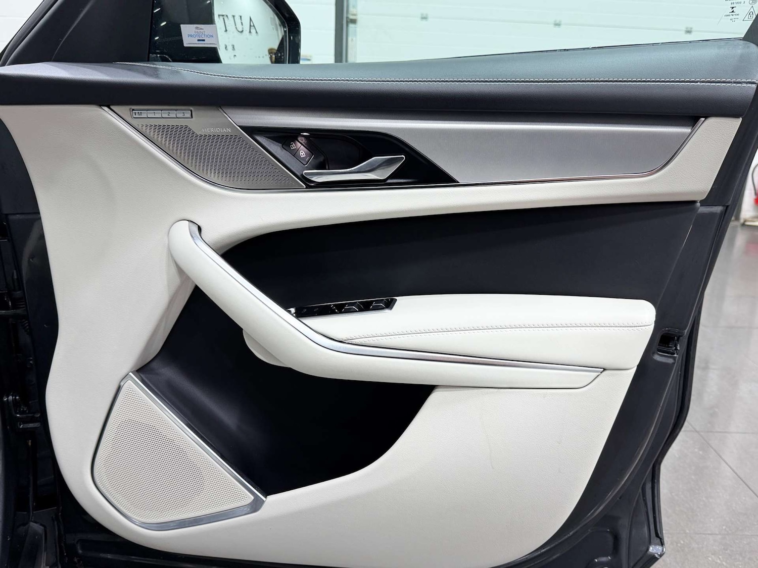 Used Jaguar F-Pace 2021 for sale - 76393377: Photo 35