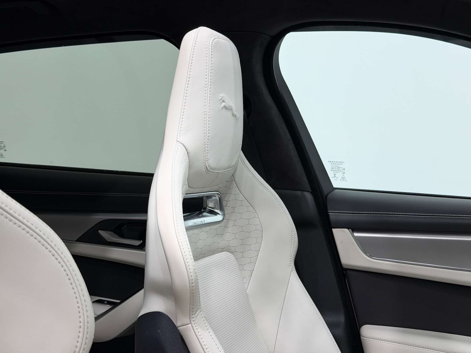 Used Jaguar F-Pace 2021 for sale - 76393377: Photo 38