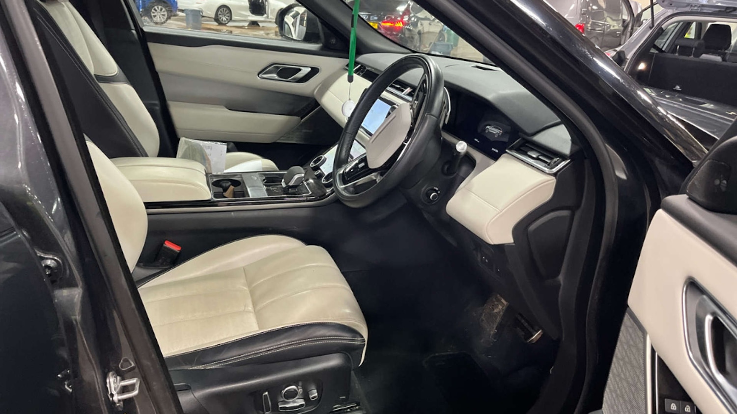 Used Land Rover Range Rover Velar 2022 for sale - 77778188: Photo 2