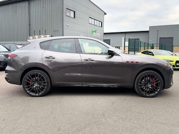 Used Maserati Levante 2022 for sale - 76288997: Photo