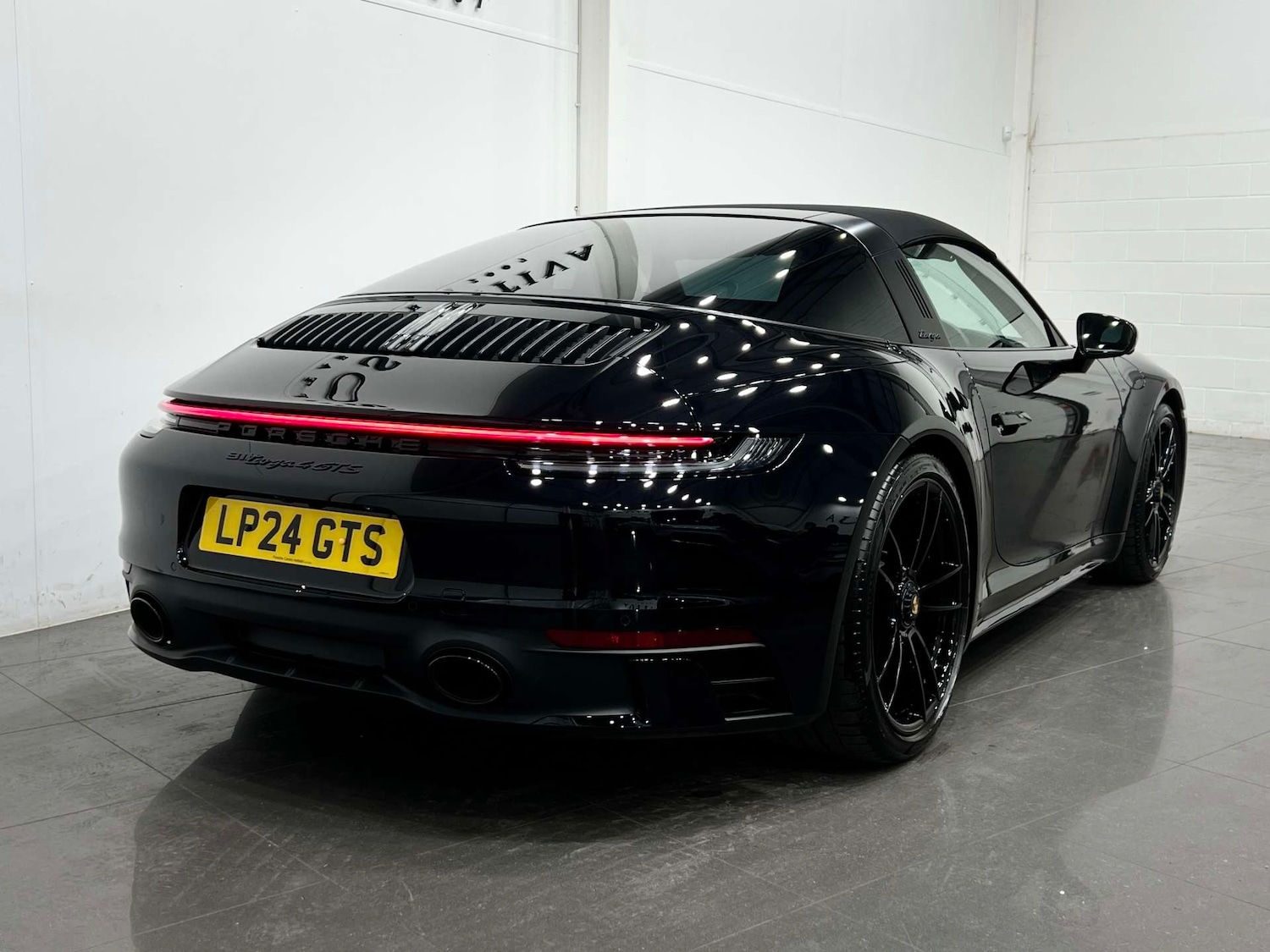 Used Porsche 911 2024 for sale - 77833844: Photo 6