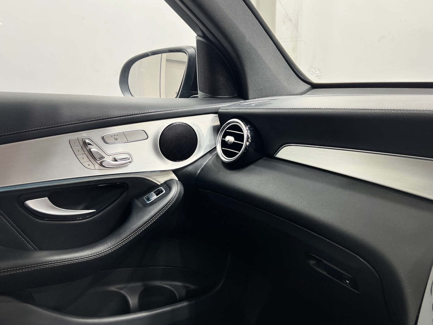 Used Mercedes-Benz GLC 2019 for sale - 76127579: Photo 34