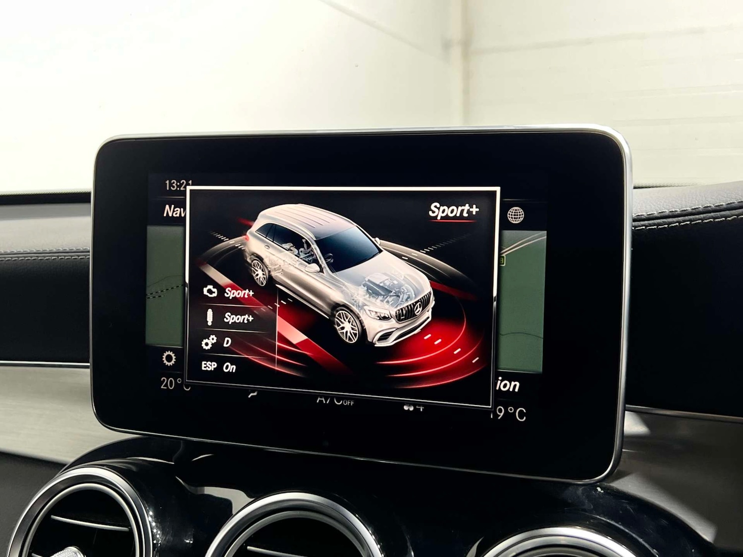 Used Mercedes-Benz GLC 2019 for sale - 76127579: Photo 45