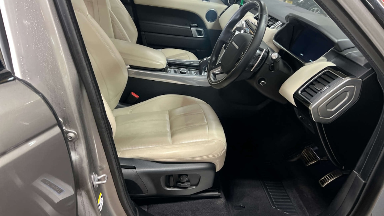 Used Land Rover Range Rover Sport 2022 for sale - 77469878: Photo 2