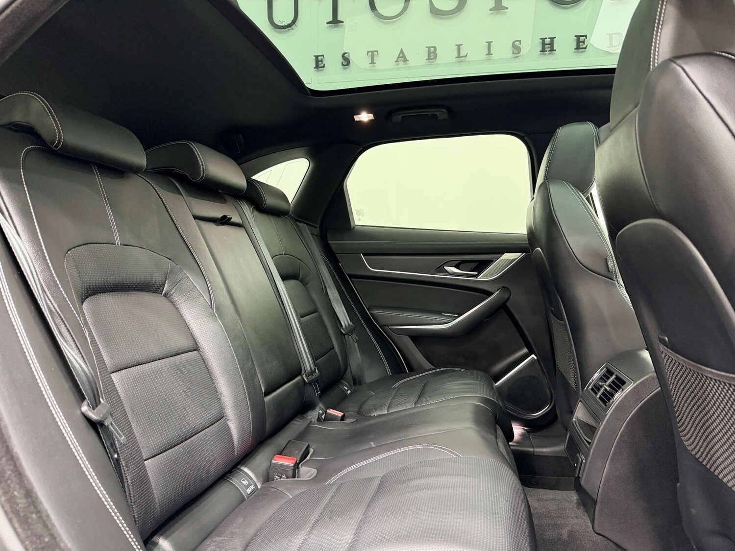 Used Jaguar F-Pace 2022 for sale - 76422525: Photo 15