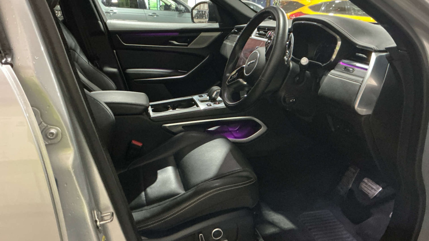 Used Jaguar F-Pace 2022 for sale - 76422525: Photo 2