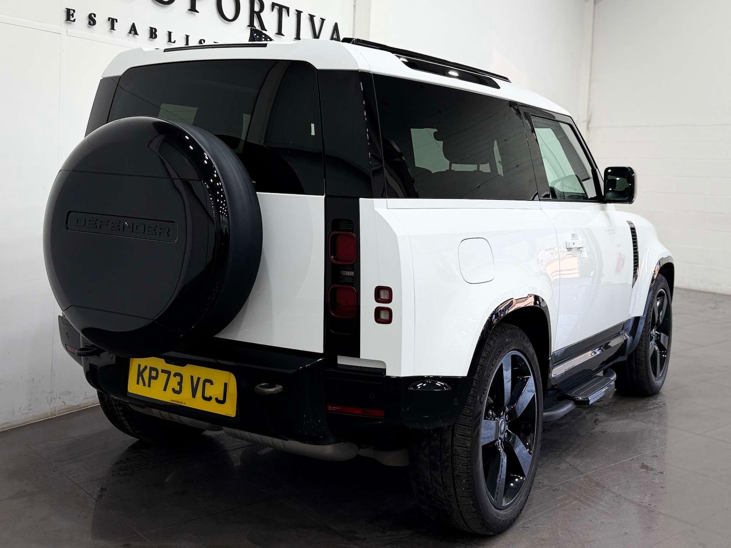 Used Land Rover Defender 2023 for sale - 78111295: Photo 5