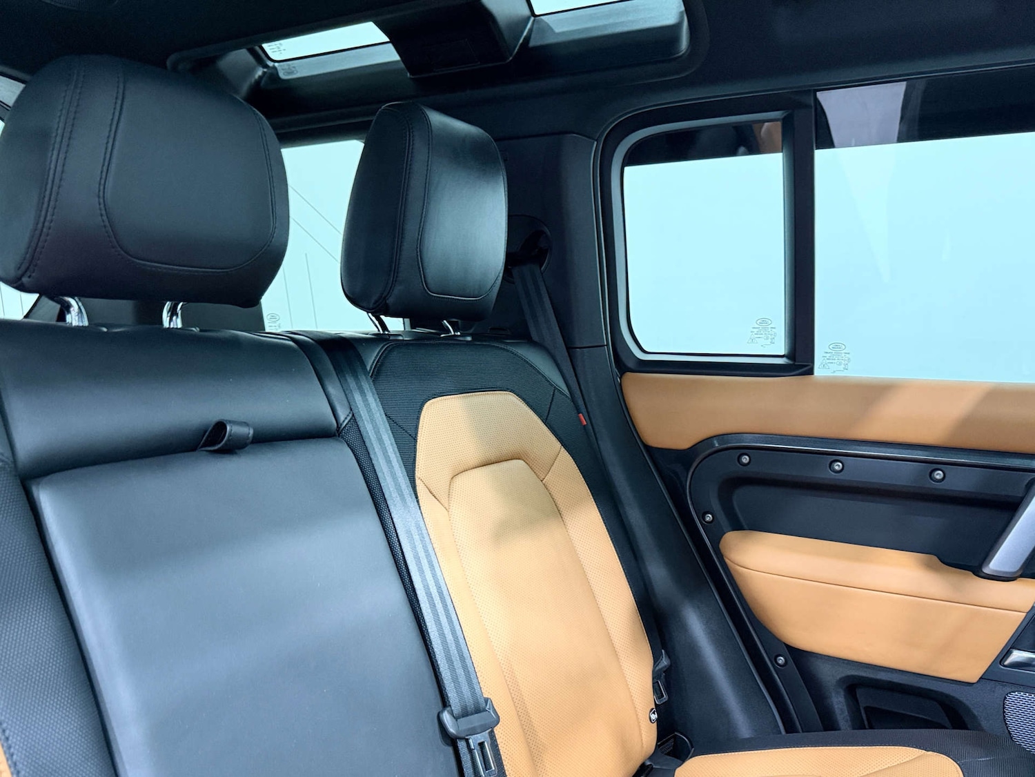 Used Land Rover Defender 2023 for sale - 78062328: Photo 17