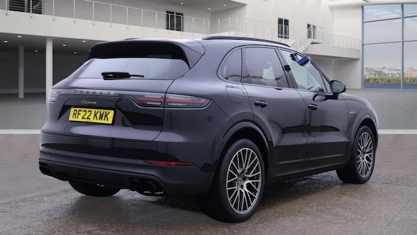 Used Porsche Cayenne 2022 for sale - 76289000: Photo 3