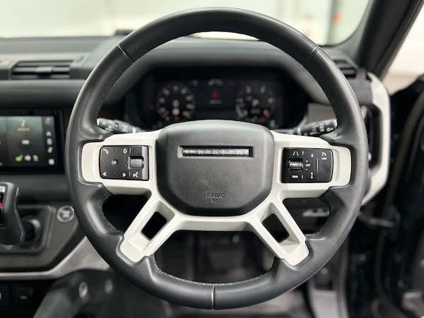 Used Land Rover Defender 2023 for sale - 76277627: Photo 17