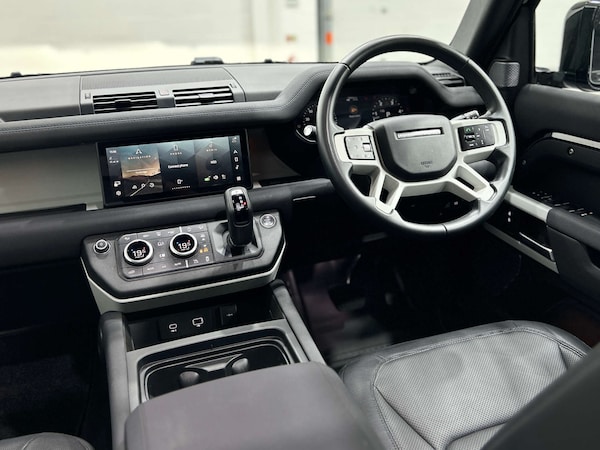 Used Land Rover Defender 2023 for sale - 76277627: Photo 22