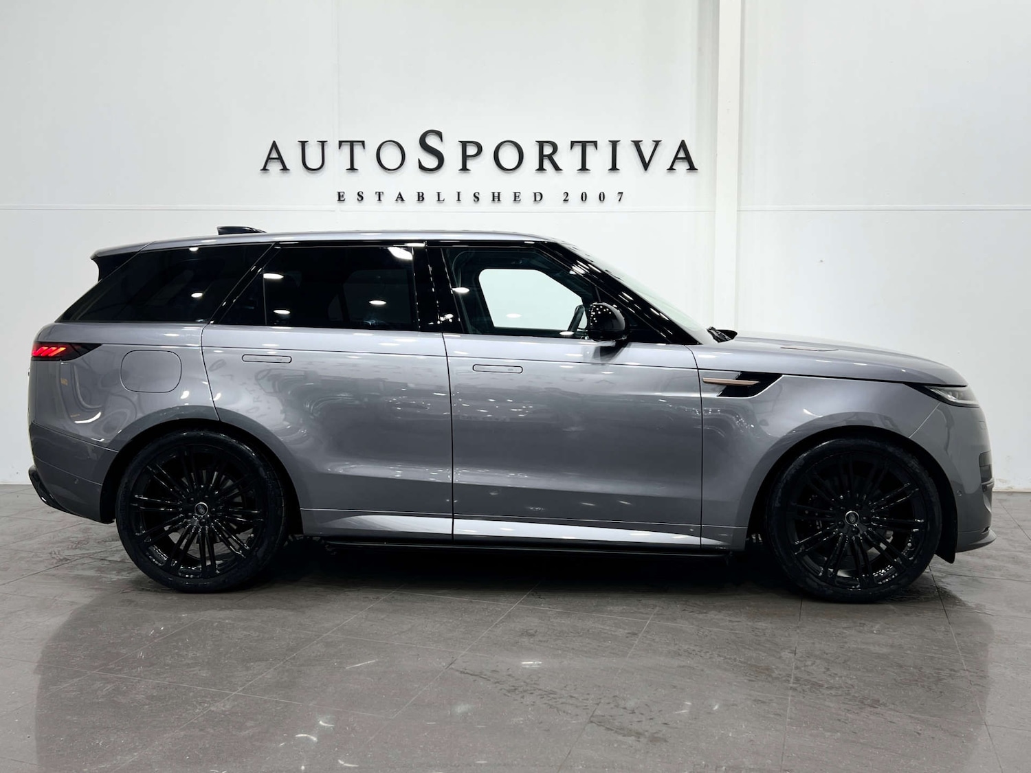 Used Land Rover Range Rover Sport 2023 for sale - 77833835: Photo 4